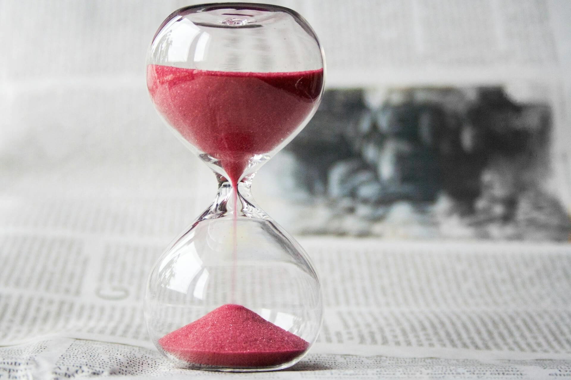 sand timer with red sand